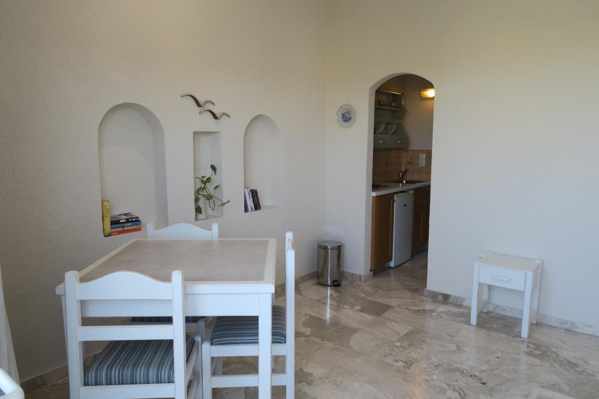 Aparthotel Maria Platanias (Crete)