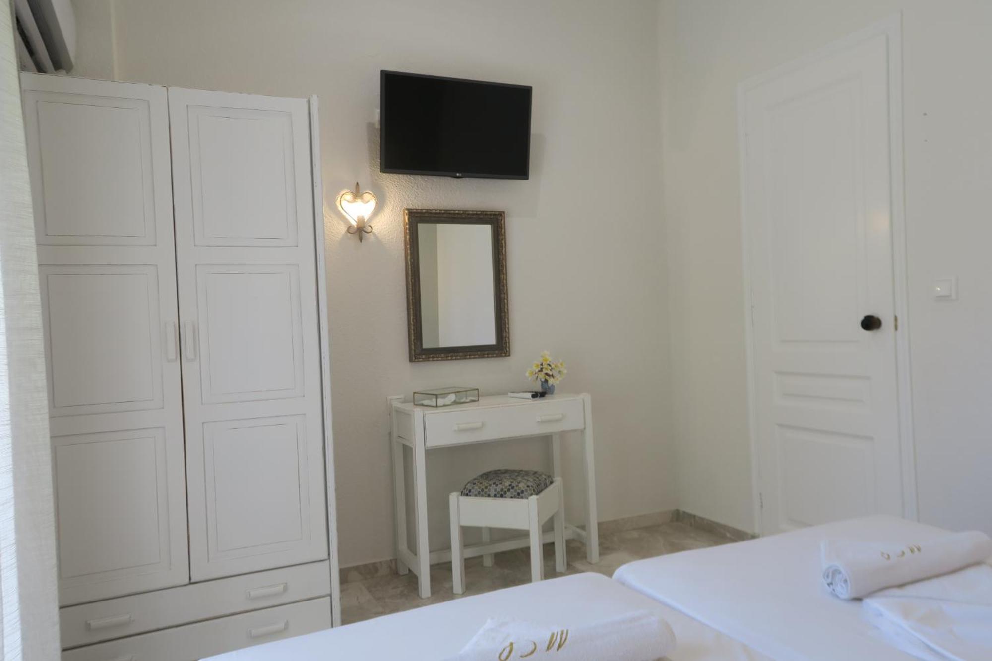 Maria Aparthotel
