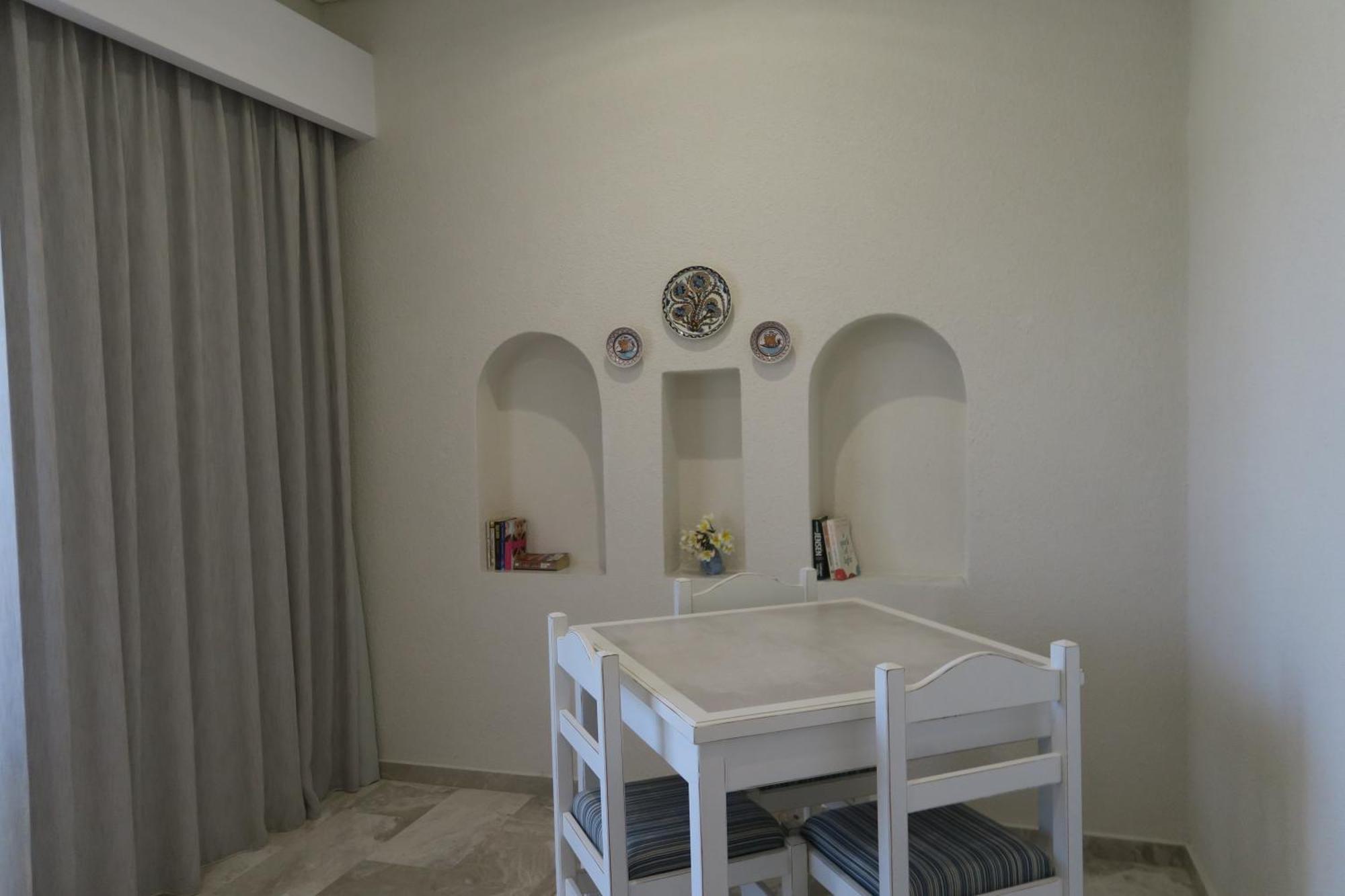 Maria Aparthotel