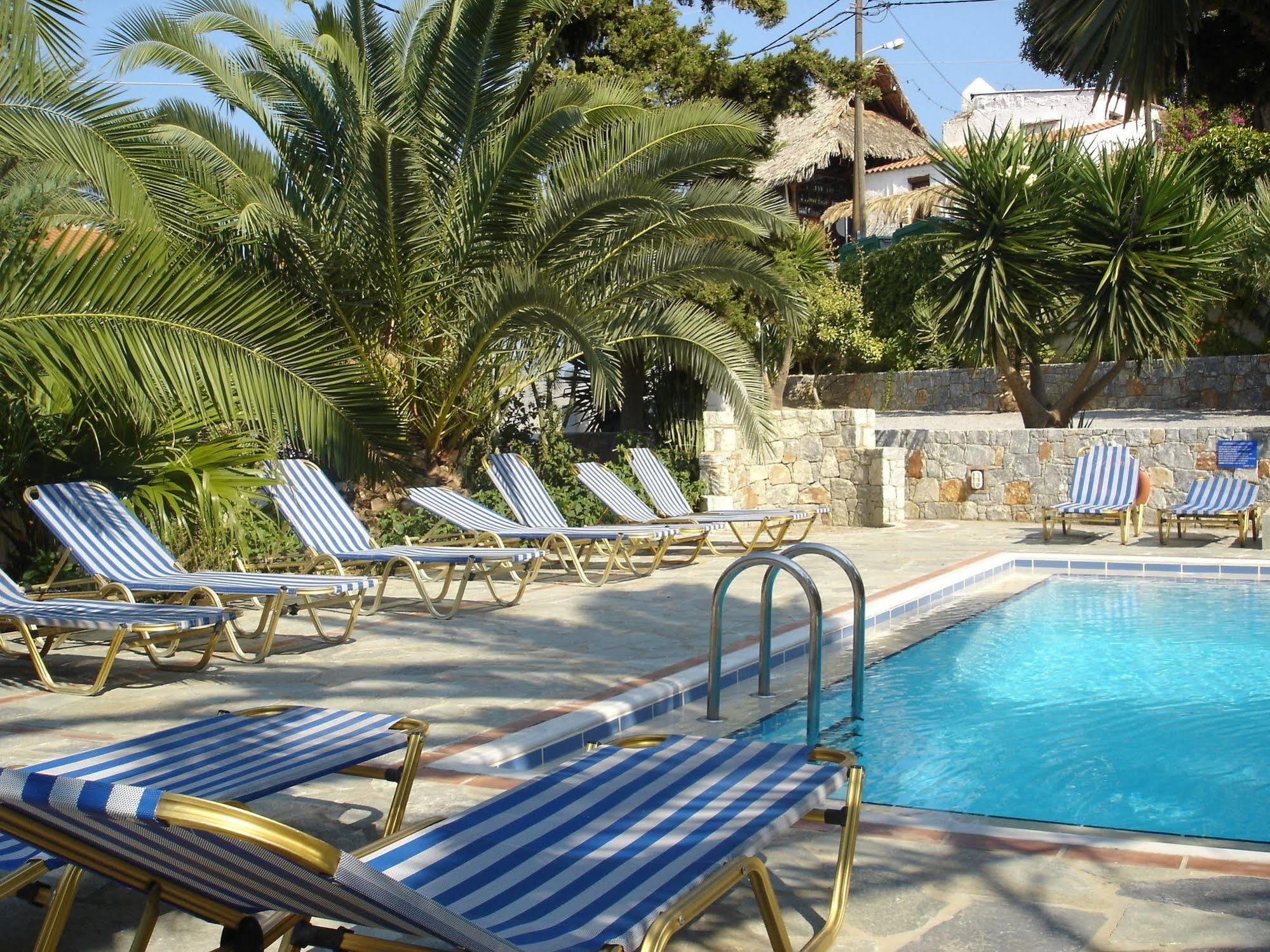Maria Hotel apartamentowy Platanés